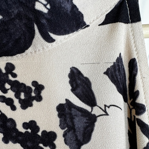 Floral Shift Dress - Picture 4 of 6